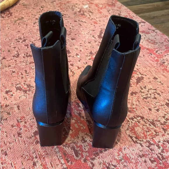 Kendall & Kylie Finigan Black Pointed Toe Ankle Booties, Size: 8, Vegan Leather - Picture 5 of 11